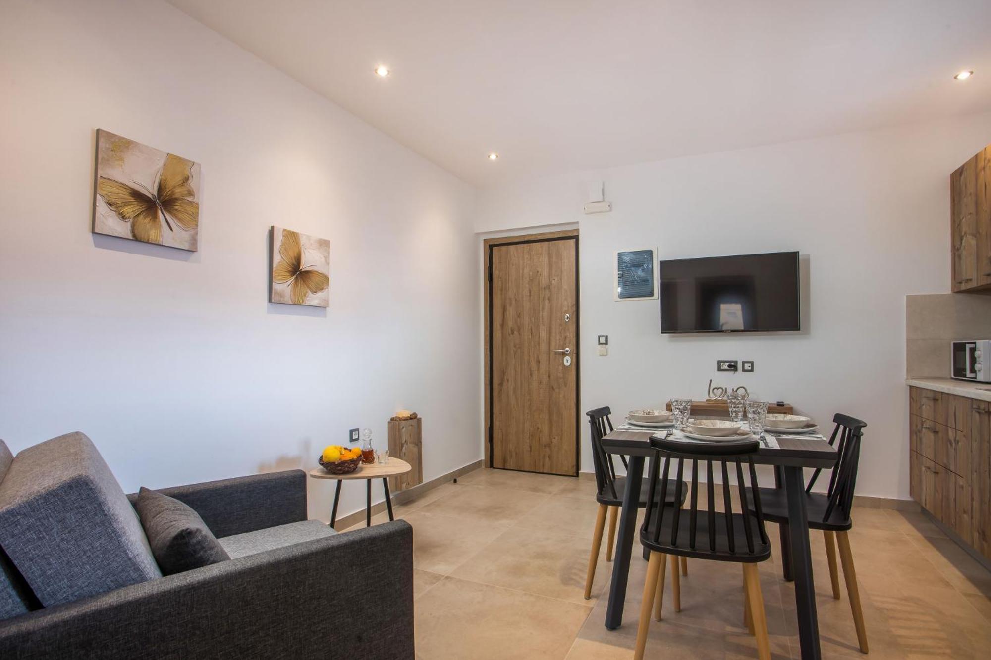 Apartment M&e New